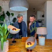 Tonći i Krešo iz [ kutnakvadrat ] uz svoje nove lampe